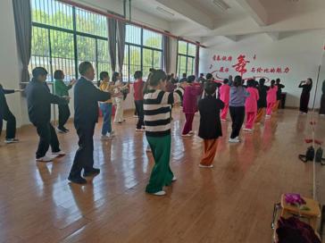 海安市曲塘镇社区教育中心举办健康舞蹈培训班